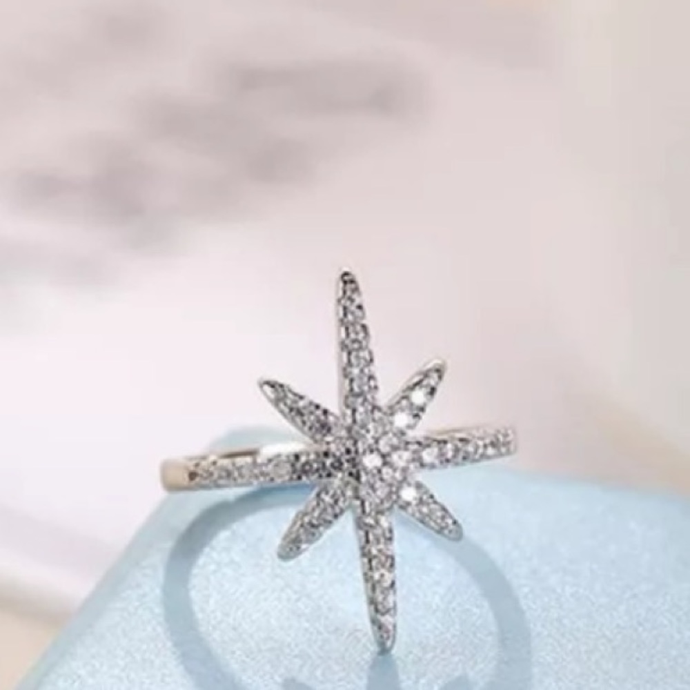 Sterling silver star ring ⭐️ - Picture 2 of 4